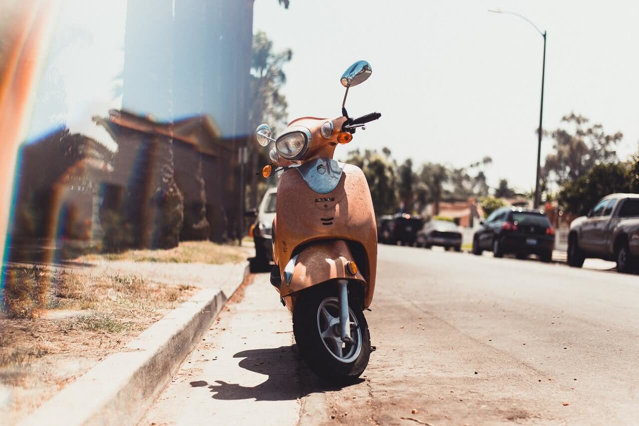 Vous pouvez vous déplacer à Bonaire dans différents types de véhicules. Scooters, bus et taxis vous aideront à explorer cette magnifique île.