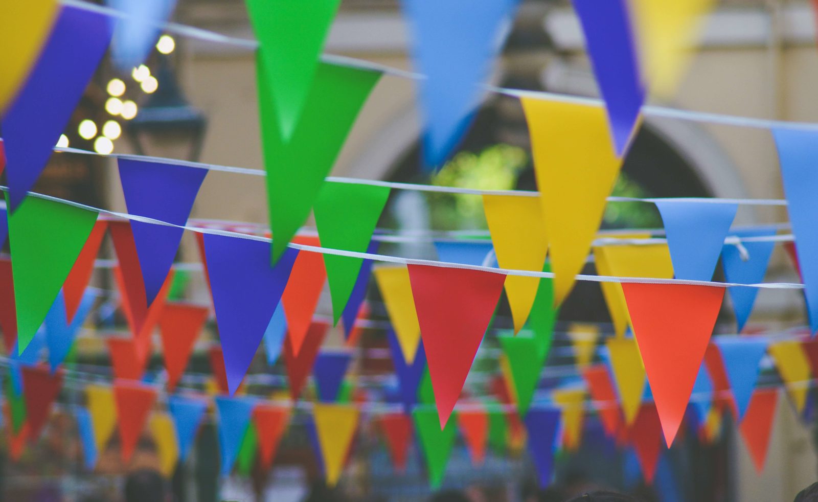 Les jours fériés sur Bonaire sont presque identiques à ceux des Pays-Bas. Bonaire célèbre sa fête, le Dia di Bonaire, et la fête des Antilles. La Maskarada est célébrée le jour du Nouvel An.
